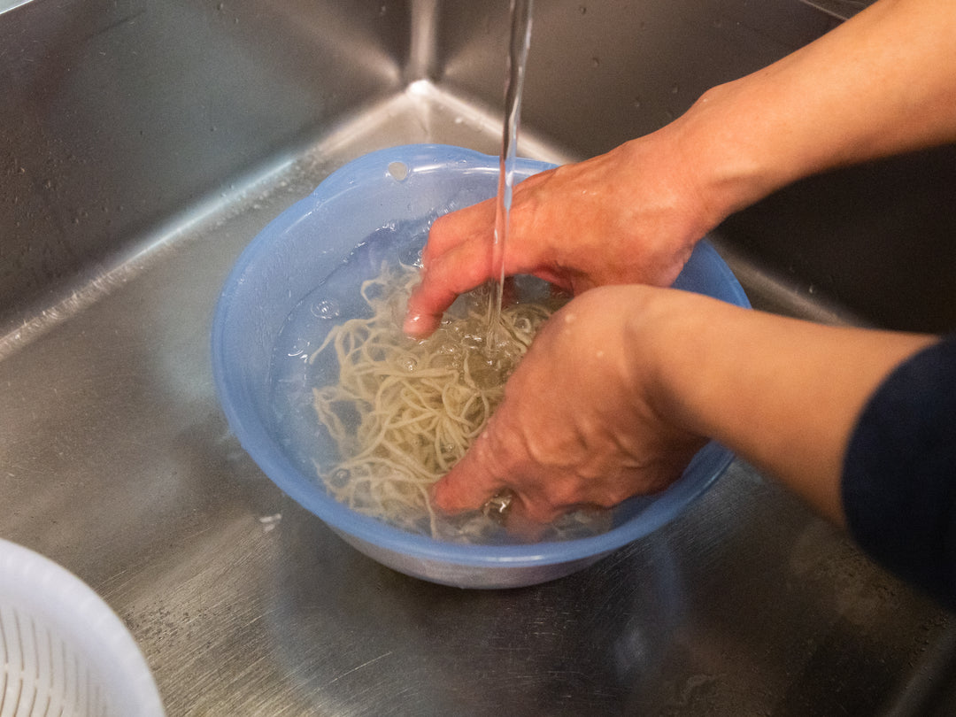 石臼挽きたての蕎麦粉で、打ち立て。蕎麦湯までうまい「細挽き