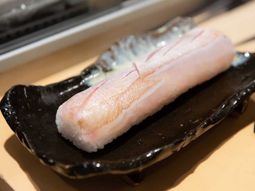 すしの技術大全 : 江戸前握り寿司、押し寿司、棒寿司の知識から魚のおろし方まで すしの技術大全 江戸前握り寿司、押し寿司、棒寿司の知識から